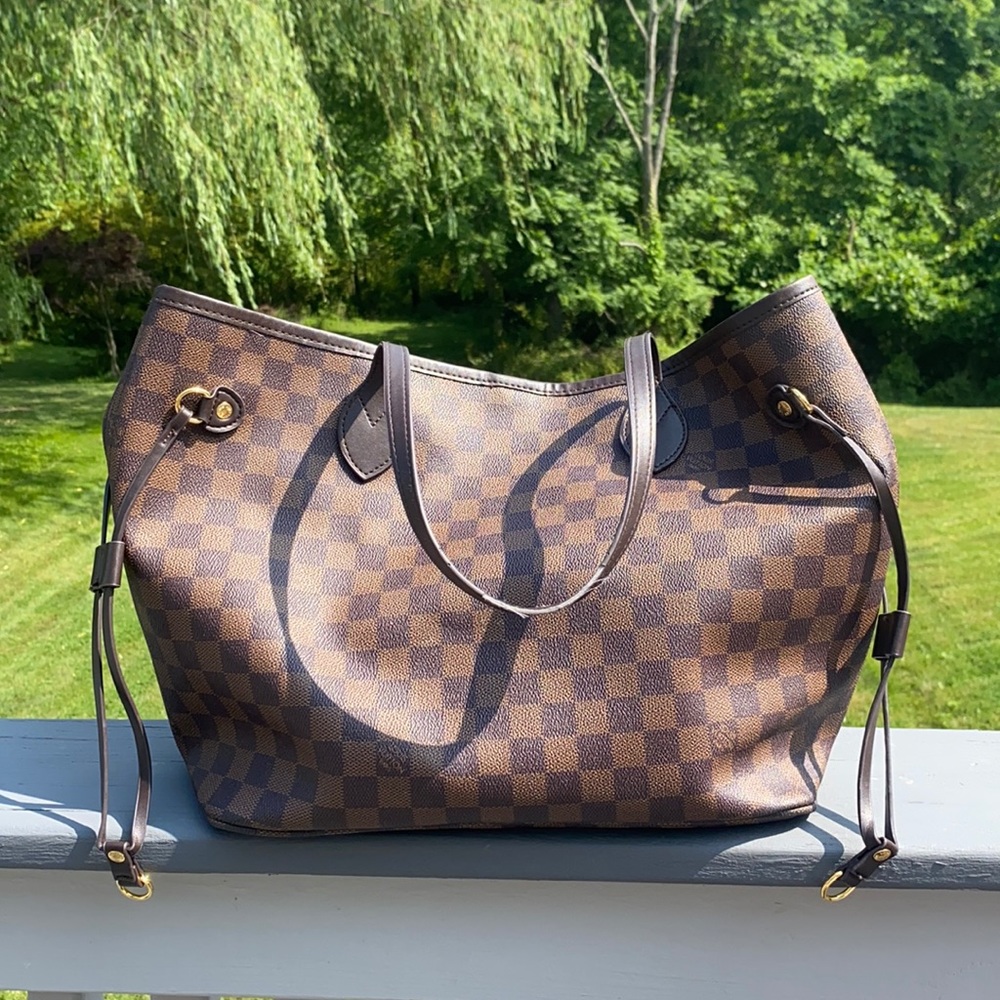 Classic Checkered Tote 👜